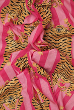 SP 1549 Tiger rug pink