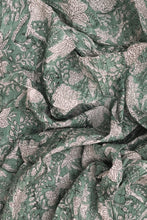 BP 1609 Emerald garden pin tuck
