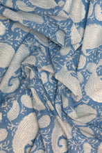 BP 1781 Cloudy paisley