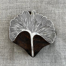 Wood block - Gingko leaf filled small