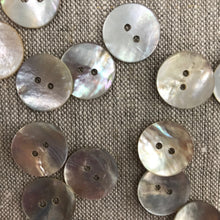 Buttons Agoya shell 11.25 - 20mm (6)